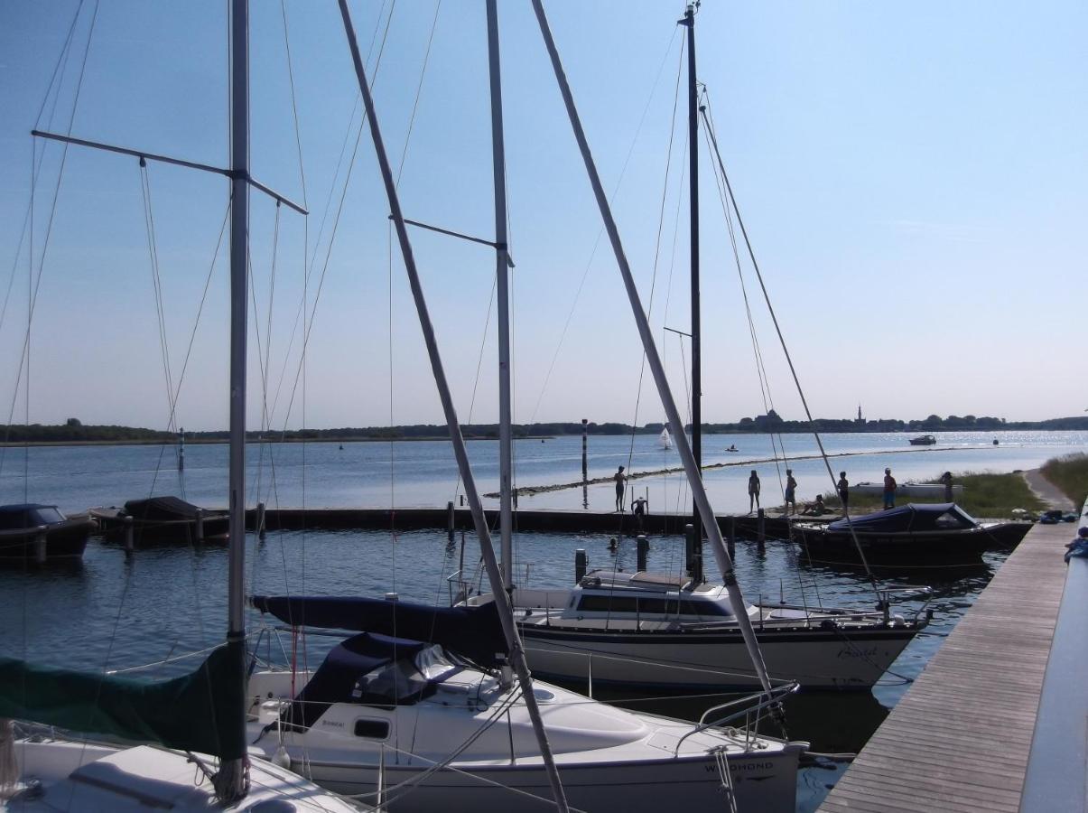 Vakantiehuisje Gelegen Op Een Kattensprong Van Veerse Meer En Noordzee! Kamperland Exterior foto