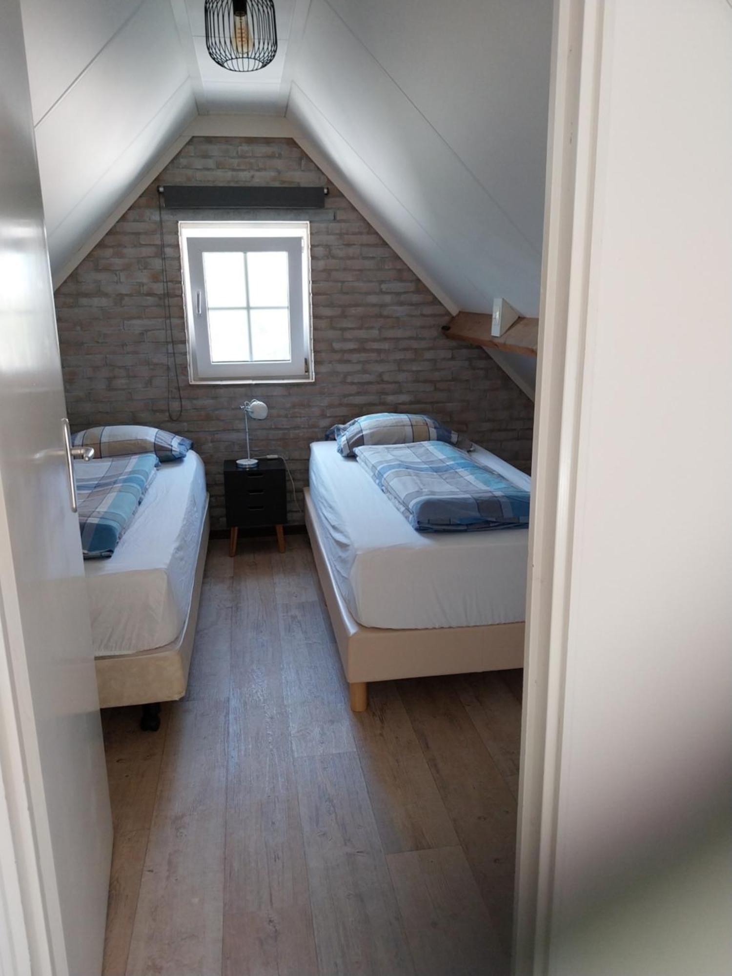 Vakantiehuisje Gelegen Op Een Kattensprong Van Veerse Meer En Noordzee! Kamperland Exterior foto